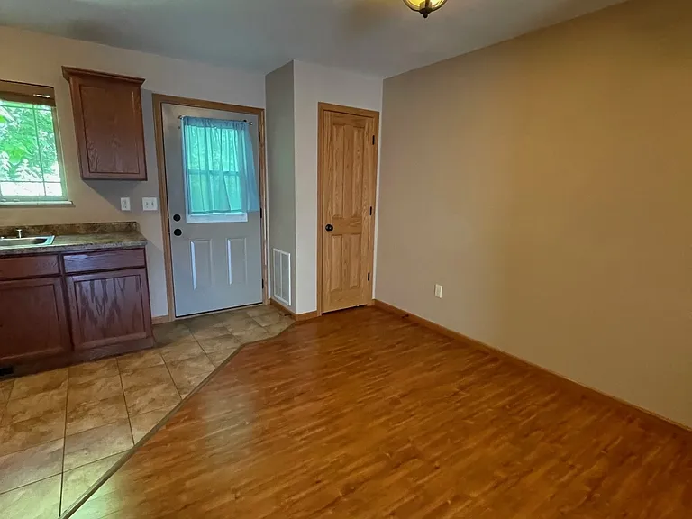 3809 Cliffside Dr #4 — Photo 4