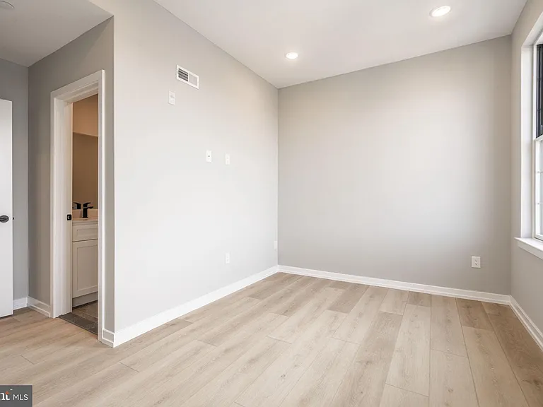 713 S Mildred St #4B — Photo 17