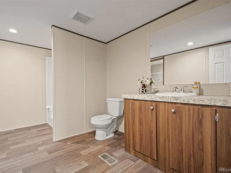 720 4th St #34 — Photo 15