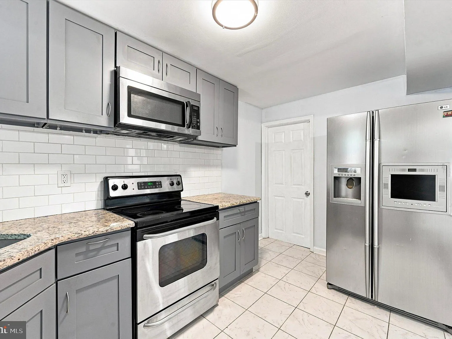 3 bed, 2.0 bath, 1120 sqft, $2,150 — Photo 1