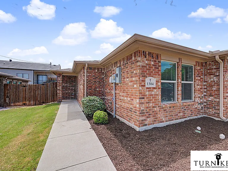1324-1328 White Sand Dr — Photo 25