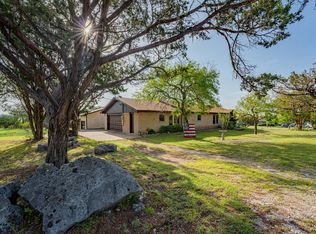 297 Pleasant View Dr, Kerrville, TX 78028