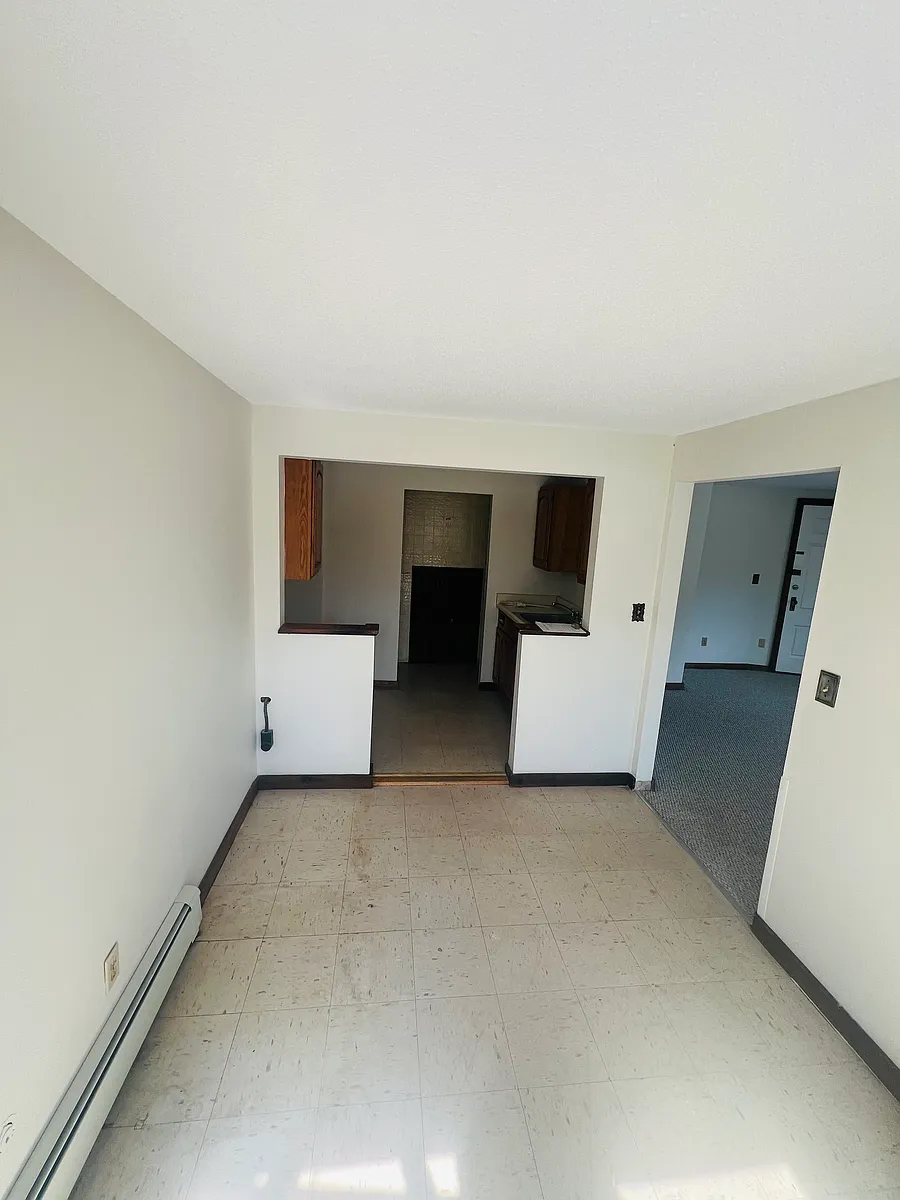 Building Photo - 3 Stafford St #3
