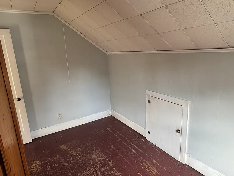 465 Hills St — Photo 39