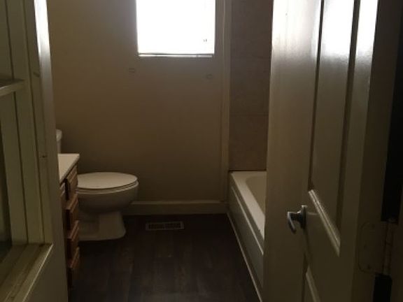 4th image of 4924 Francis St #B