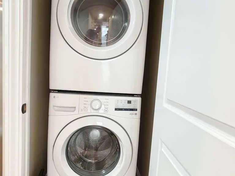 75 Ionia Ave #1 — Photo 6