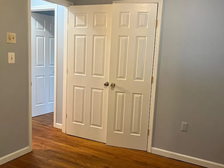 48 E Shore Dr — Photo 3
