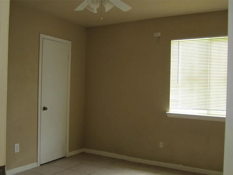 12461 Wellington Park Dr — Photo 10
