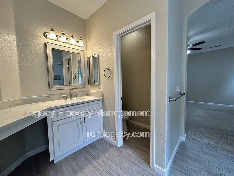 523 Cascade Dr — Photo 15