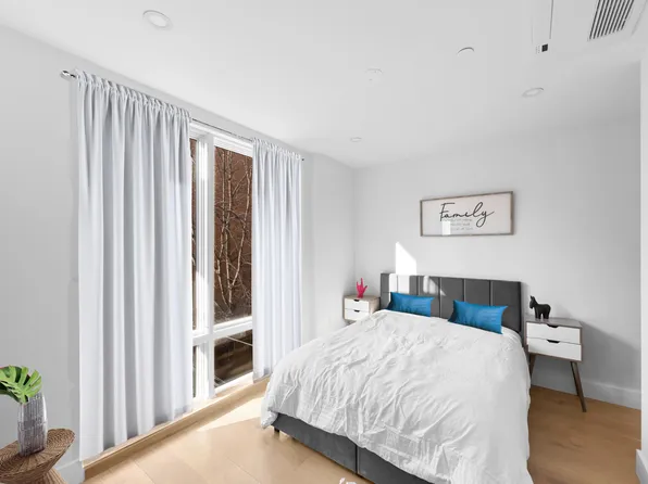 156 Tompkins Avenue 4 image 2 of 7