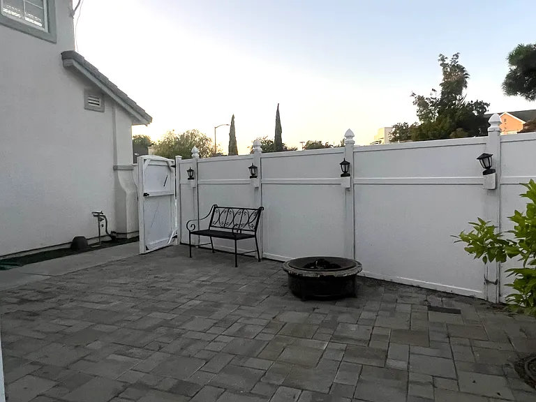 901 Hillock Ct — Photo 27