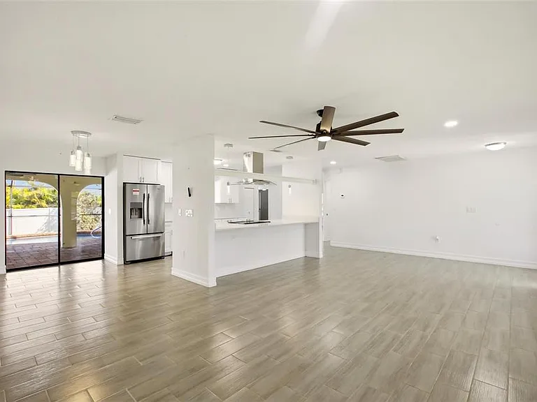 176 N Waterway Dr NW — Photo 2