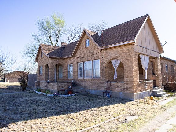 2nd image of 620 Waldron St