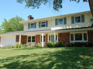 820 Thackeray Trl, Oconomowoc, WI 53066