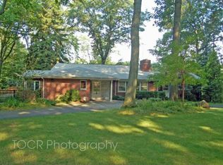 147 Dimmig Rd, Upper Saddle River, NJ 07458