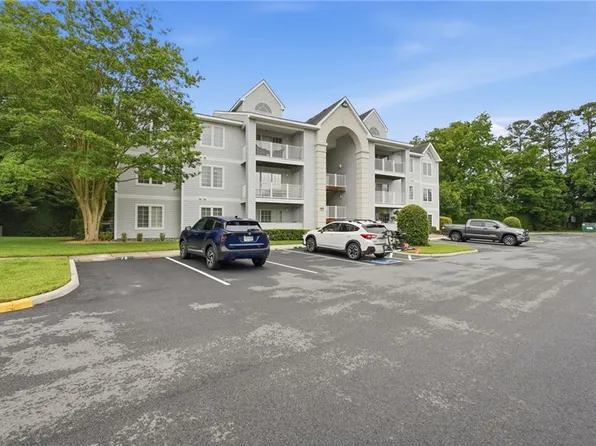 904 Charnell Dr APT 303, Virginia Beach, VA 23451