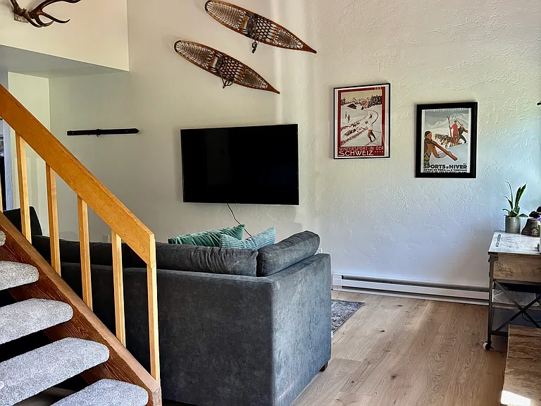 141 N Side Cir — Photo 4