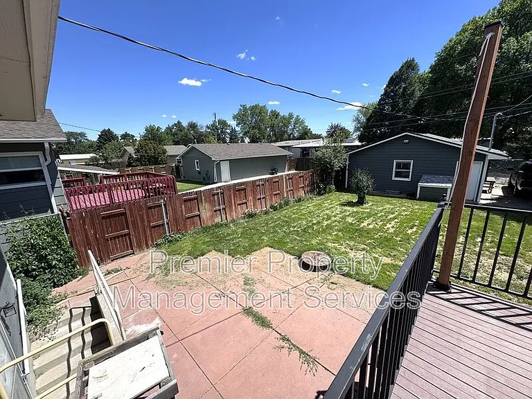 1940 Avenue C — Photo 22