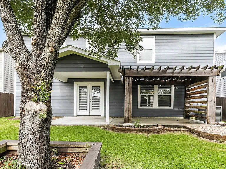 302 Falling Pine Dr — Photo 17