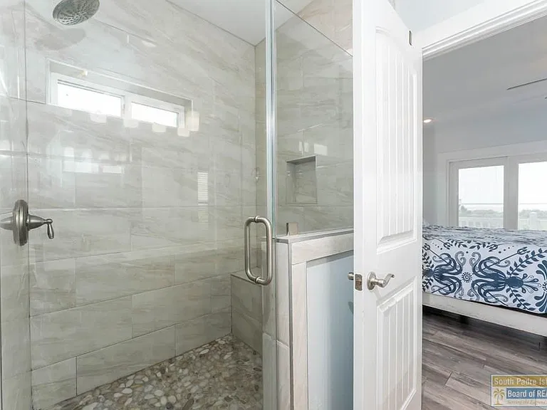 133 Oleander Dr — Photo 23