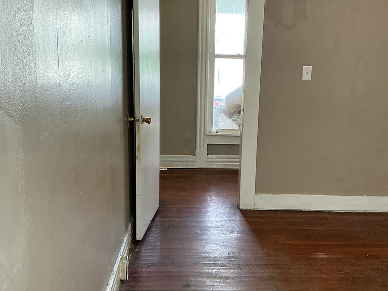 612 W Adams St #1 — Photo 10