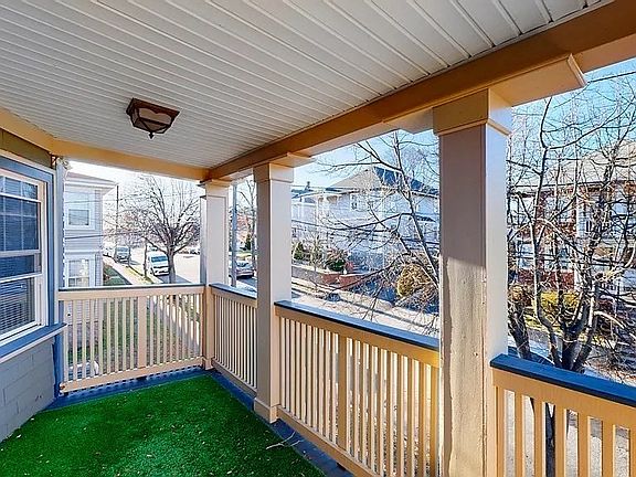 3rd image of 17 Berry St #11405967