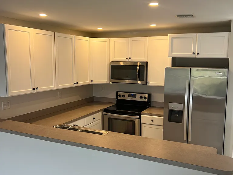 1025 SE 12th St #201 — Photo 1