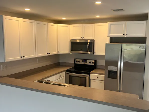 1025 SE 12th St #201, Cape Coral, FL 33990