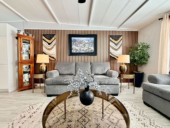 2nd image of 103 Pinehurst Est