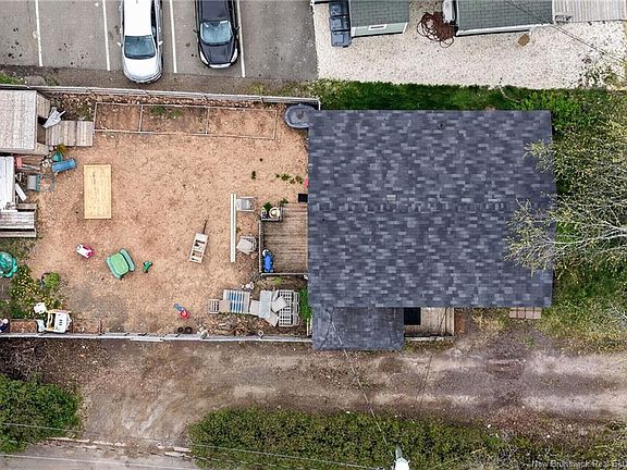 4th image of 1690 Main St