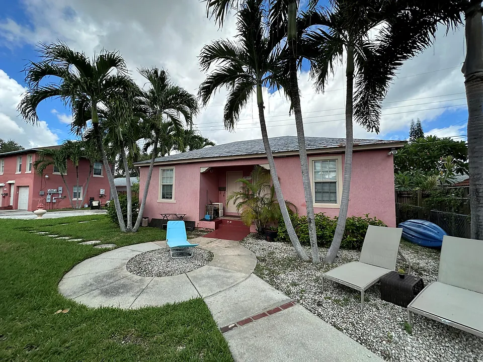 227 Foresteria Dr #D
