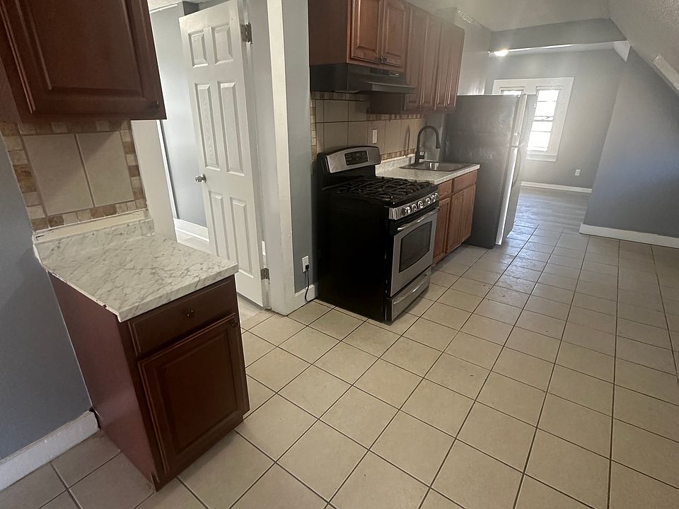 1st image of 91 Henry St #C