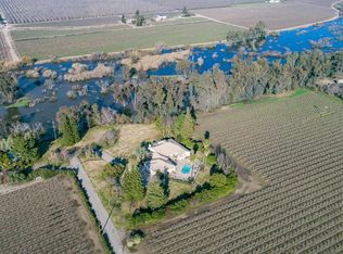 17958 W Shaw Ave, Kerman, CA 93630