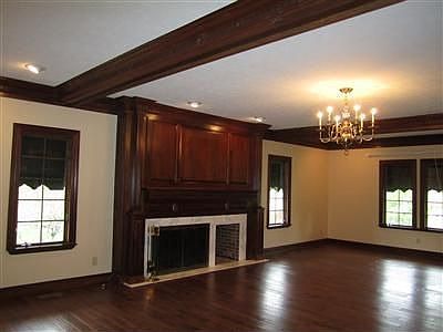 3rd image of 1664 Chartwell Dr