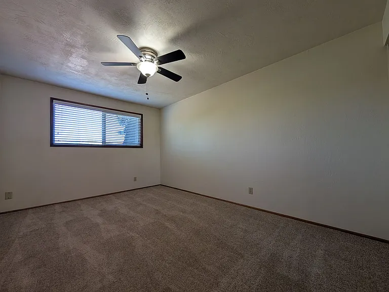 Silver Lace Apartments — Photo 11