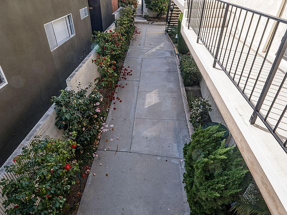 2nd image of 311 Eucalyptus Dr