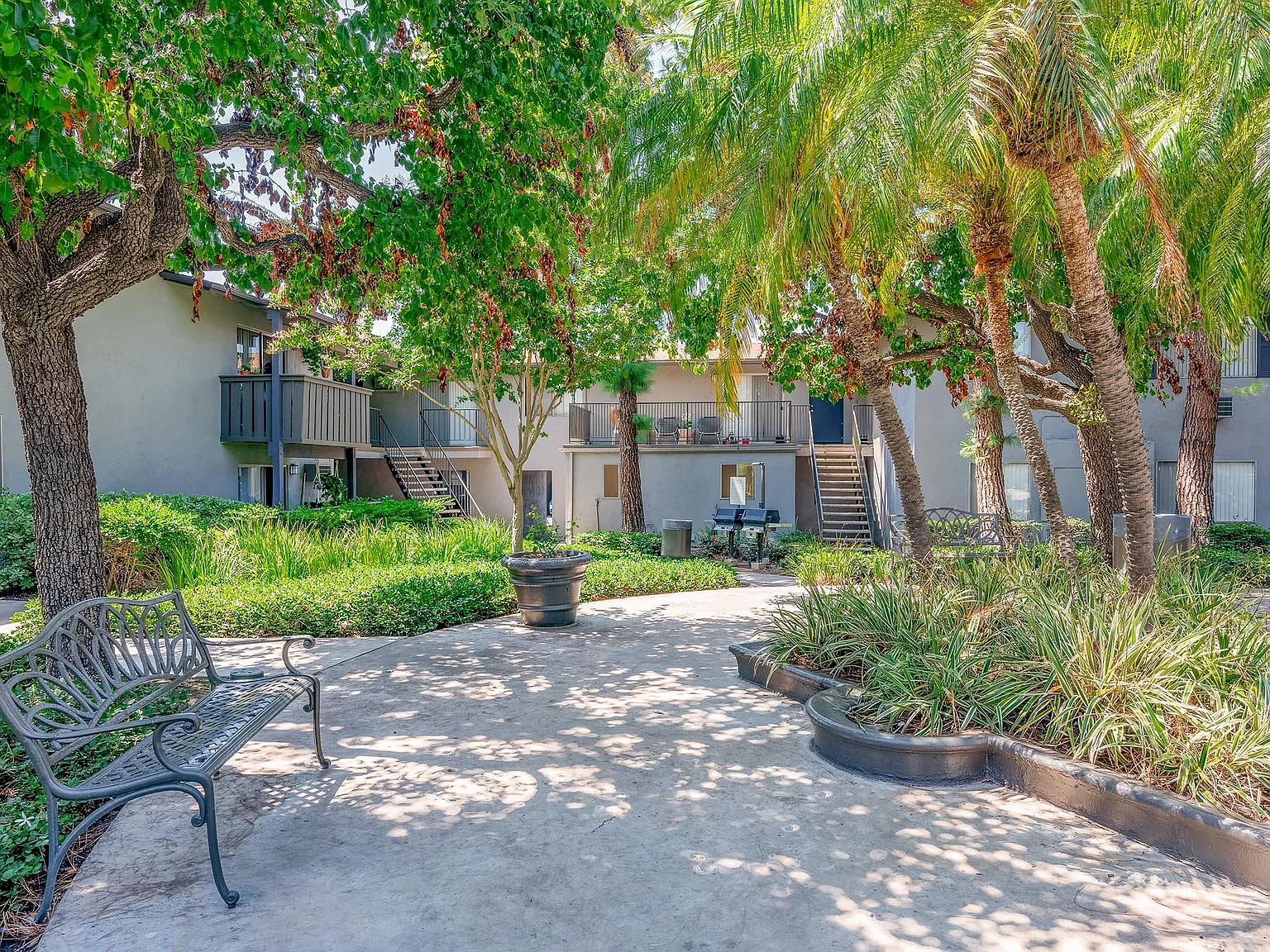 Five Coves Apartment Homes — Photo 4