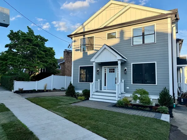 197 Lexington St #197, Watertown, MA 02472