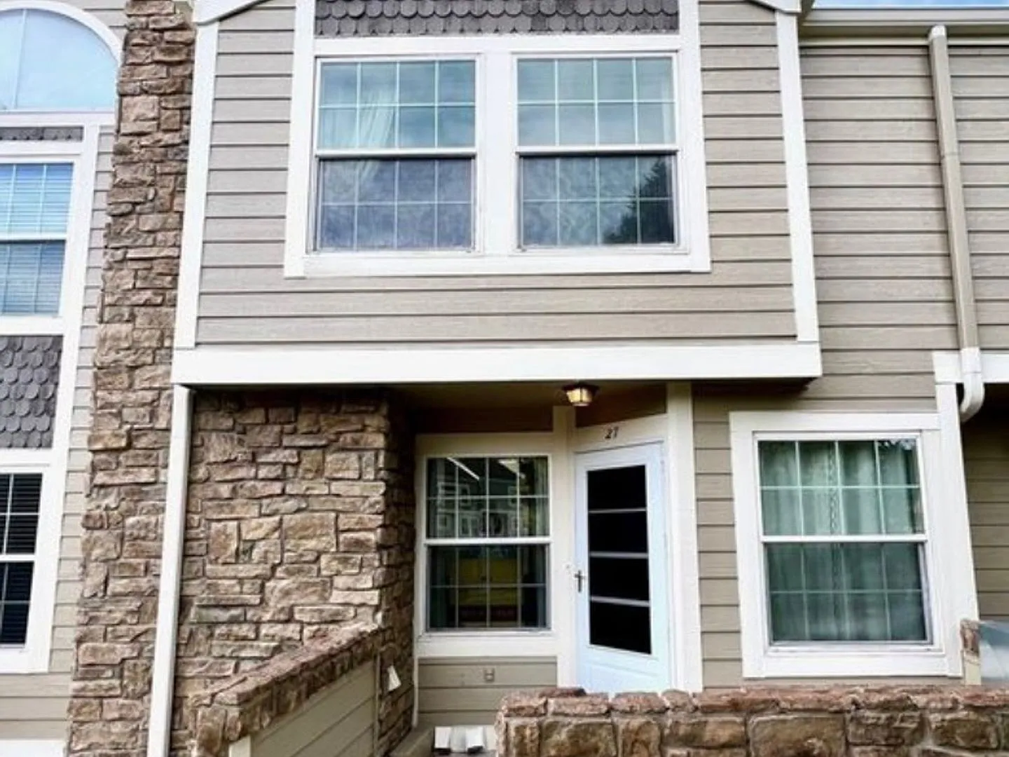 2 Bedroom Townhome in Littleton — Photo 1