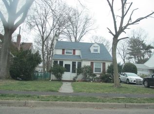 16-22 Split Rock Rd, Fair Lawn, NJ 07410