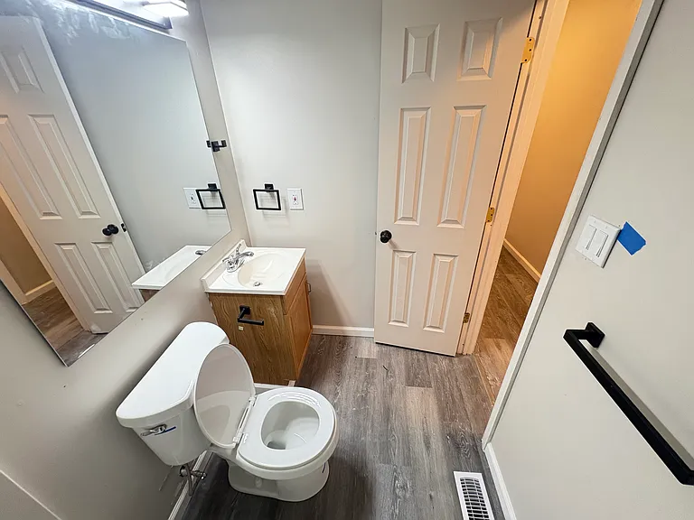 813 S Grosvenor Ct — Photo 35