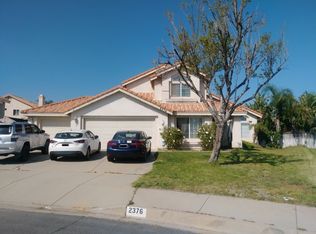 2376 W Calle Celeste Dr, Rialto, CA 92377