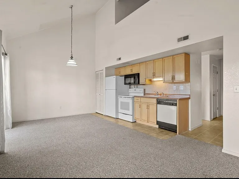 510 Abby Ln #7 — Photo 13