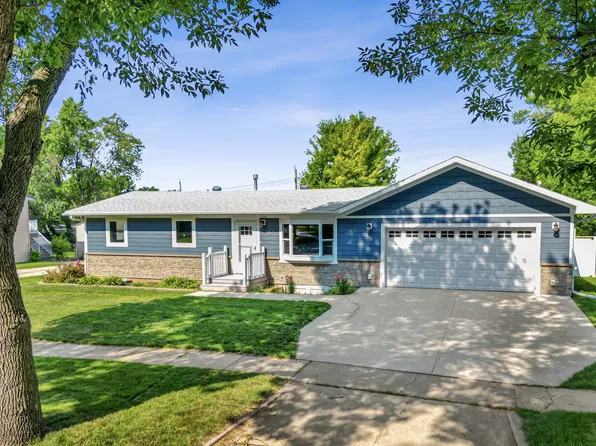 122 5th St E, West Fargo, ND 58078