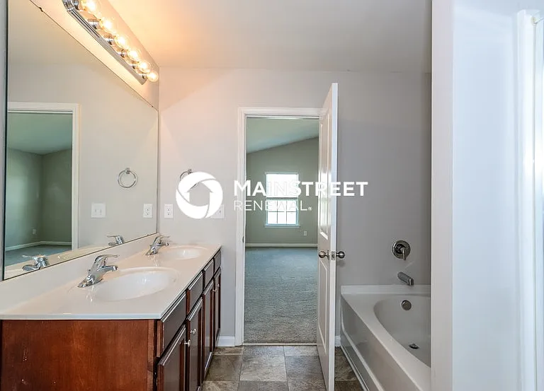 6407 Maple Creek Ct — Photo 13