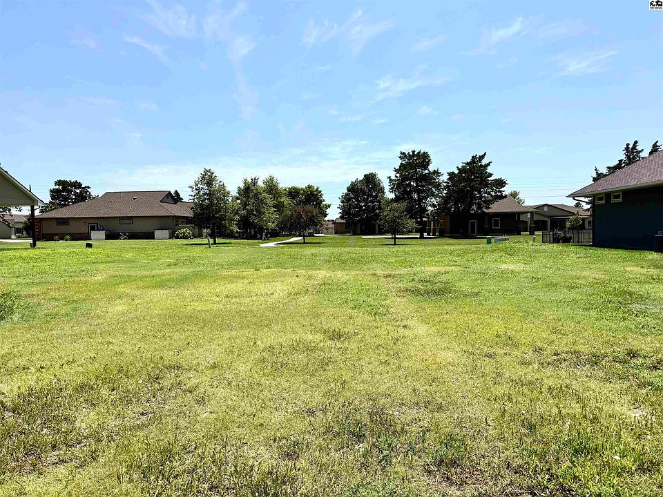 2nd image of 920 Veranda Cir