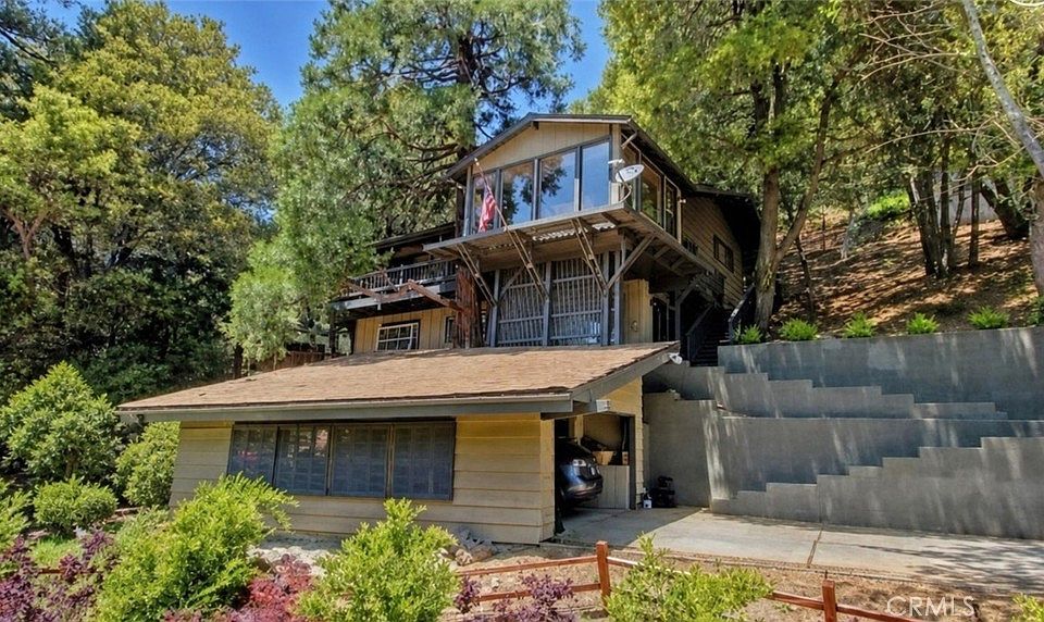 1st image of 468 Zermatt Dr