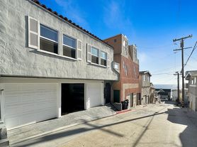 200 Gull St, Manhattan Beach, CA