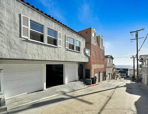 200 Gull St #B Photo 1