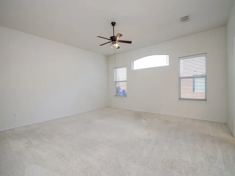 320 Cookston Ln — Photo 5